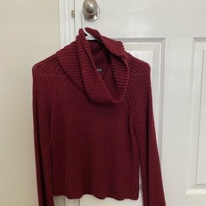 Cute burgundy sweater - never worn!